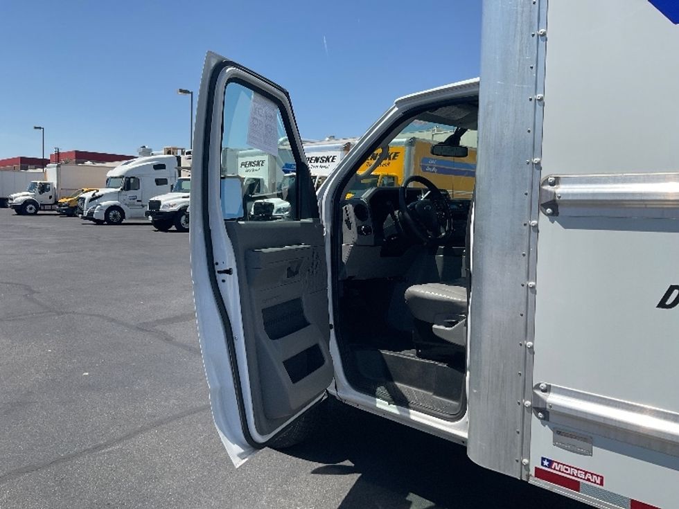 Light Duty Box Truck-Light and Medium Duty Trucks-Ford-2022-E350-Las Vegas-NV-103,200\n\t\tmiles-$ 31,000 - Image 13