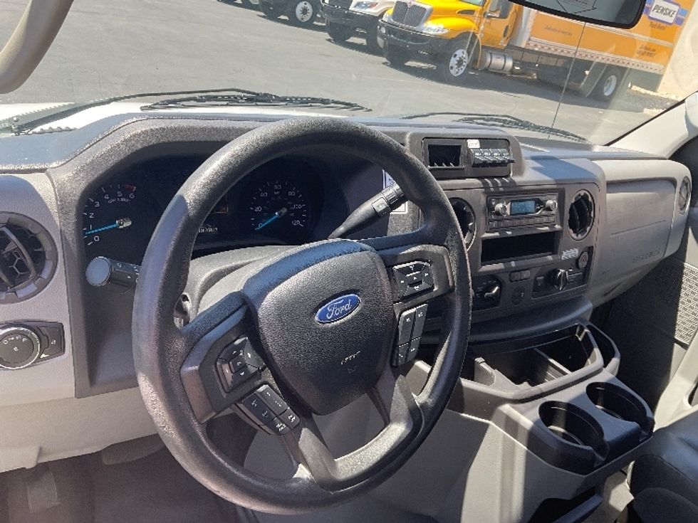 Light Duty Box Truck-Light and Medium Duty Trucks-Ford-2022-E350-Las Vegas-NV-103,200\n\t\tmiles-$ 31,000 - Image 15