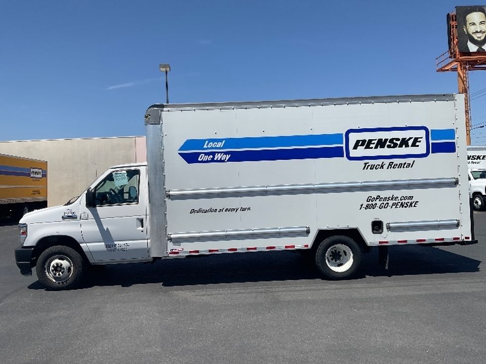 Light Duty Box Truck-Light and Medium Duty Trucks-Ford-2022-E350-Las Vegas-NV-103,200\n\t\tmiles-$ 31,000 - Image 4