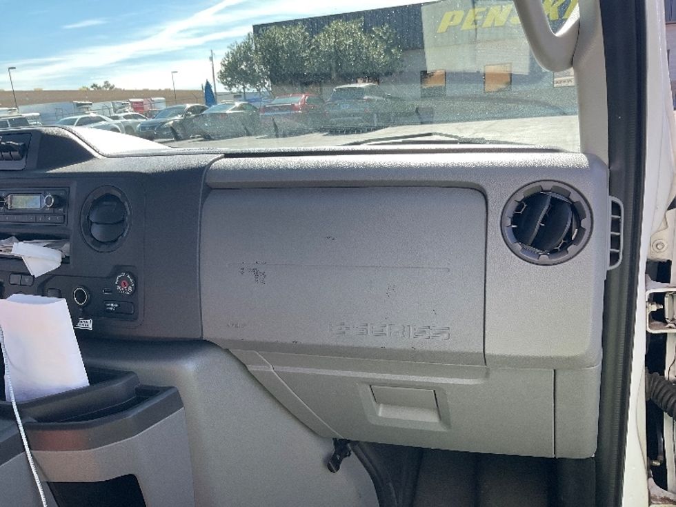 Light Duty Box Truck-Light and Medium Duty Trucks-Ford-2022-E350-Las Vegas-NV-112,137\n\t\tmiles-$ 30,500 - Image 16