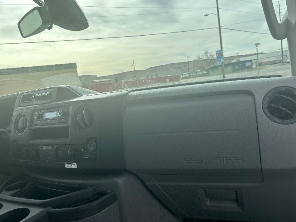 Light Duty Box Truck-Light and Medium Duty Trucks-Ford-2022-E350-Las Vegas-NV-91,524\n\t\tmiles-$ 33,500 - Image 21