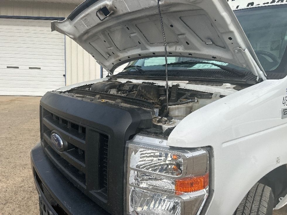 Light Duty Box Truck-Light and Medium Duty Trucks-Ford-2022-E350-Las Vegas-NV-91,524\n\t\tmiles-$ 33,500 - Image 23