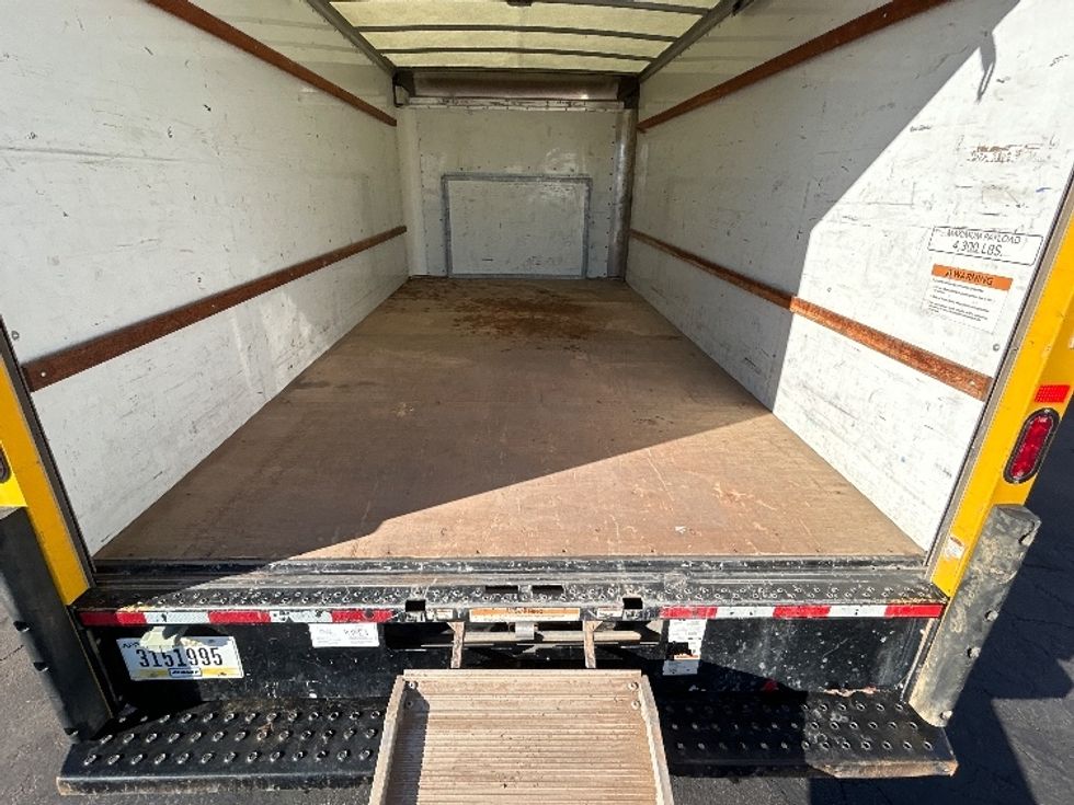 Light Duty Box Truck-Light and Medium Duty Trucks-Ford-2022-E350-Las Vegas-NV-96,326\n\t\tmiles-$ 29,750 - Image 10