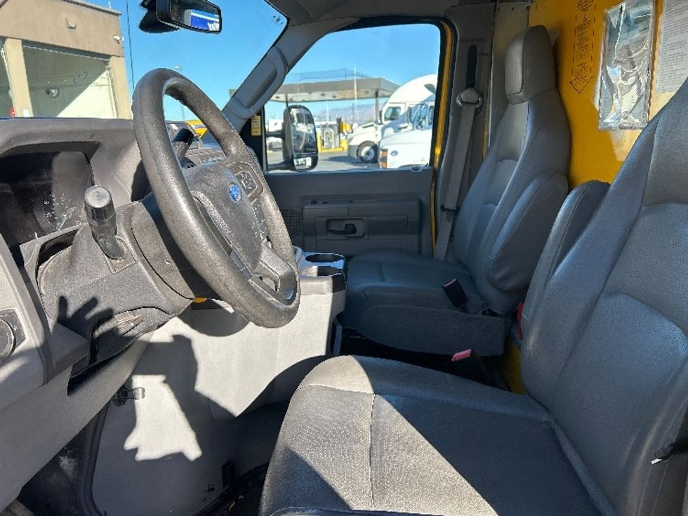 Light Duty Box Truck-Light and Medium Duty Trucks-Ford-2022-E350-Las Vegas-NV-96,326\n\t\tmiles-$ 29,750 - Image 19