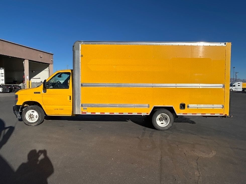Light Duty Box Truck-Light and Medium Duty Trucks-Ford-2022-E350-Las Vegas-NV-96,326\n\t\tmiles-$ 29,750 - Image 4