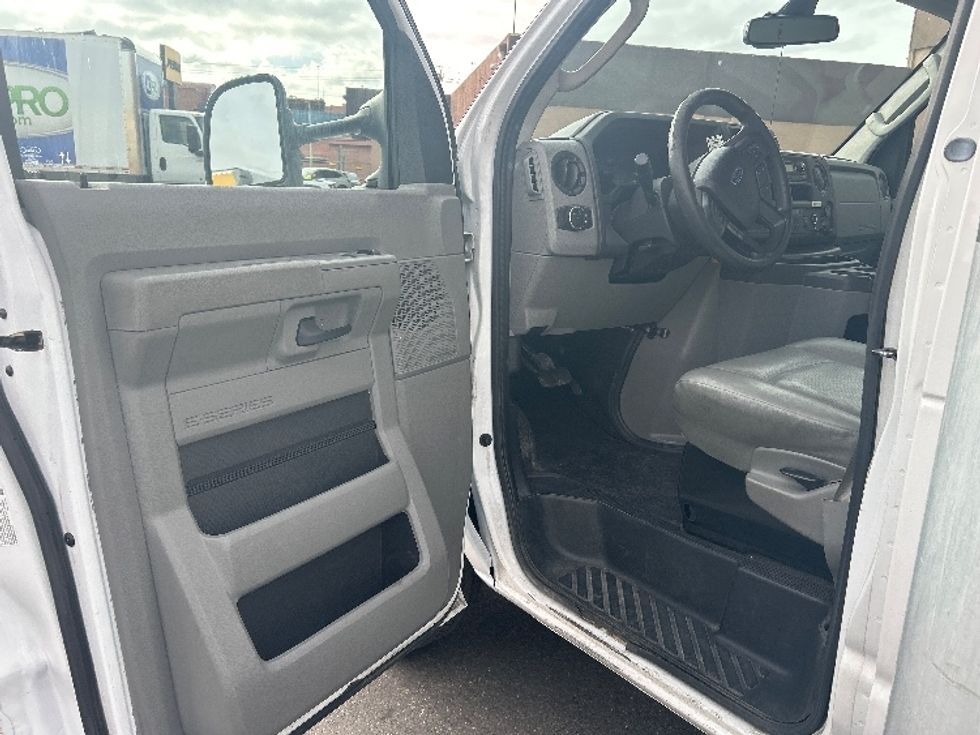 Light Duty Box Truck-Light and Medium Duty Trucks-Ford-2022-E350-Las Vegas-NV-98,066\n\t\tmiles-$ 32,750 - Image 16