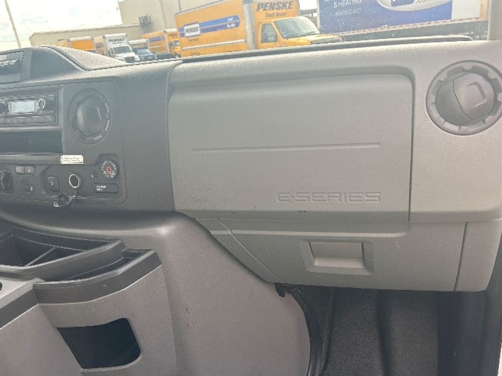 Light Duty Box Truck-Light and Medium Duty Trucks-Ford-2022-E350-Las Vegas-NV-98,066\n\t\tmiles-$ 32,750 - Image 21