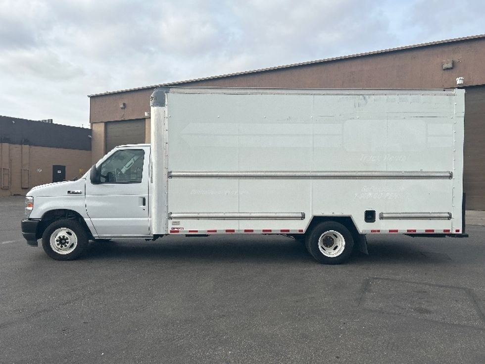Light Duty Box Truck-Light and Medium Duty Trucks-Ford-2022-E350-Las Vegas-NV-98,066\n\t\tmiles-$ 32,750 - Image 4