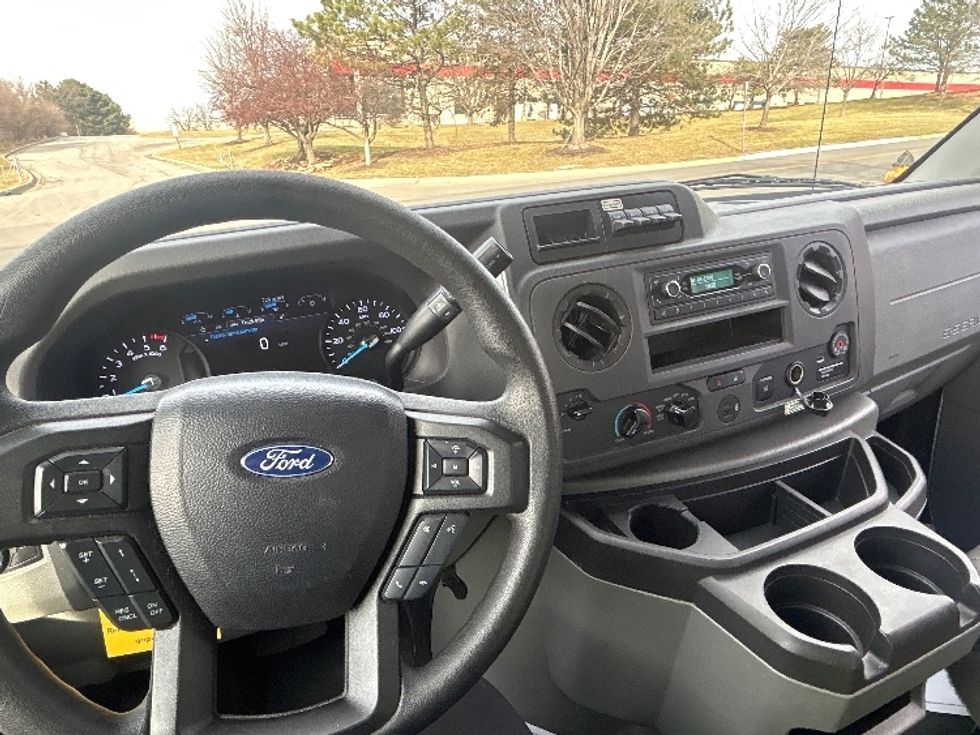 Light Duty Box Truck-Light and Medium Duty Trucks-Ford-2022-E350-Lenexa-KS-98,899\n\t\tmiles-$ 30,750 - Image 18