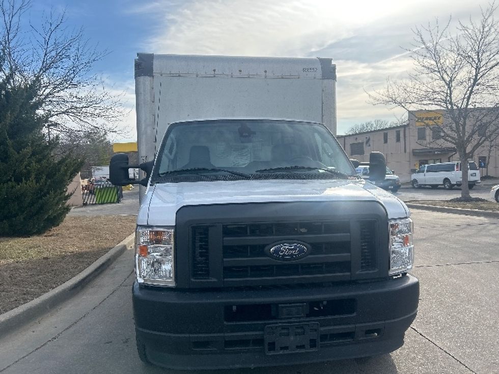 Light Duty Box Truck-Light and Medium Duty Trucks-Ford-2022-E350-Lenexa-KS-98,899\n\t\tmiles-$ 30,750 - Image 2