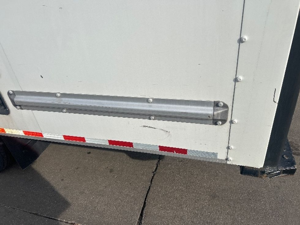 Light Duty Box Truck-Light and Medium Duty Trucks-Ford-2022-E350-Lenexa-KS-98,899\n\t\tmiles-$ 30,750 - Image 27