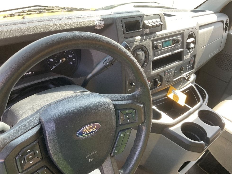 Light Duty Box Truck-Light and Medium Duty Trucks-Ford-2022-E350-Lexington-KY-118,392\n\t\tmiles-$ 24,250 - Image 18