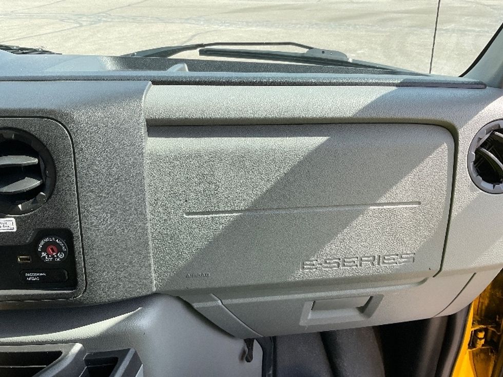 Light Duty Box Truck-Light and Medium Duty Trucks-Ford-2022-E350-Lexington-KY-118,392\n\t\tmiles-$ 24,250 - Image 21