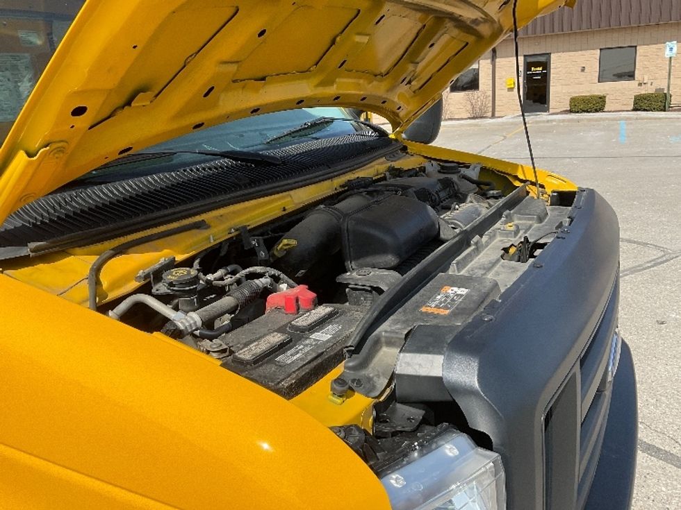 Light Duty Box Truck-Light and Medium Duty Trucks-Ford-2022-E350-Lexington-KY-118,392\n\t\tmiles-$ 24,250 - Image 23