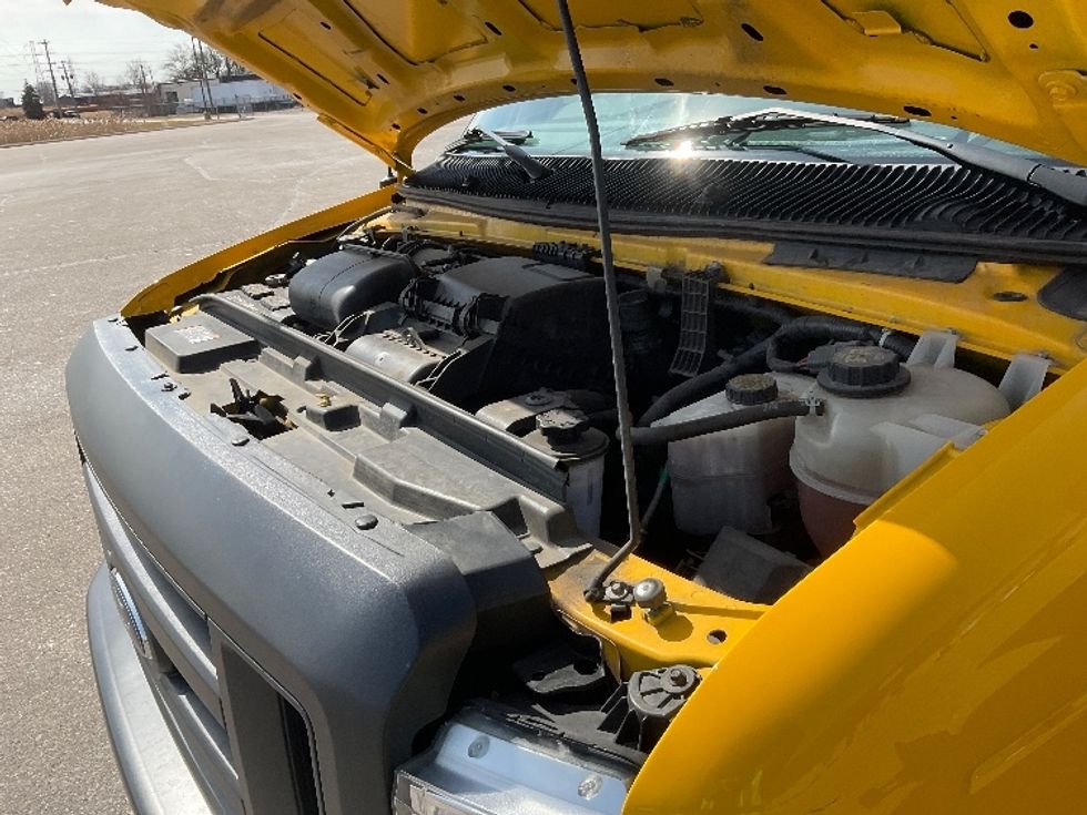 Light Duty Box Truck-Light and Medium Duty Trucks-Ford-2022-E350-Lexington-KY-118,392\n\t\tmiles-$ 24,250 - Image 24