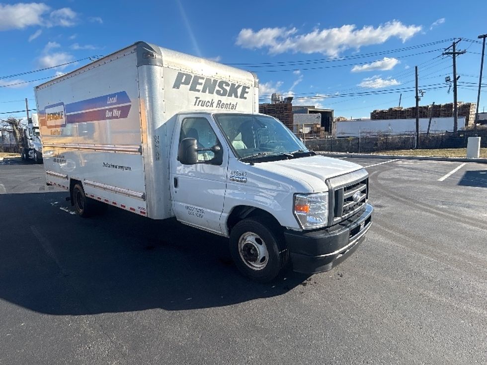 Light Duty Box Truck-Light and Medium Duty Trucks-Ford-2022-E350-Linden-NJ-106,715\n\t\tmiles-$ 29,000 - Image 1