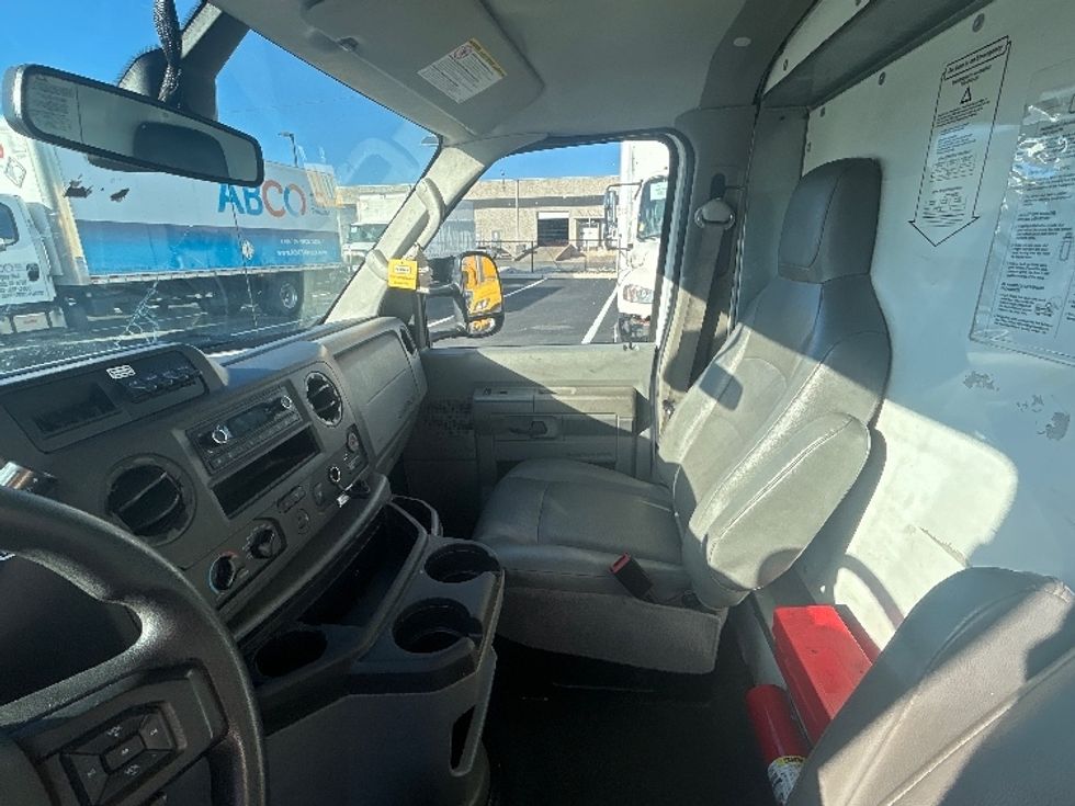 Light Duty Box Truck-Light and Medium Duty Trucks-Ford-2022-E350-Linden-NJ-106,715\n\t\tmiles-$ 29,000 - Image 19
