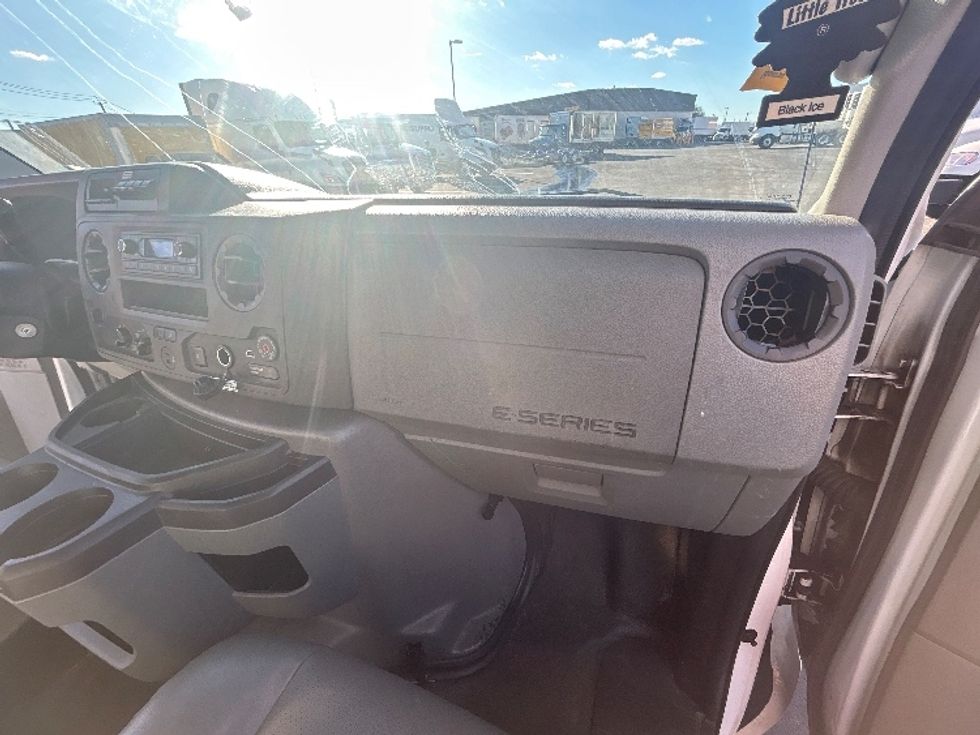 Light Duty Box Truck-Light and Medium Duty Trucks-Ford-2022-E350-Linden-NJ-106,715\n\t\tmiles-$ 29,000 - Image 21