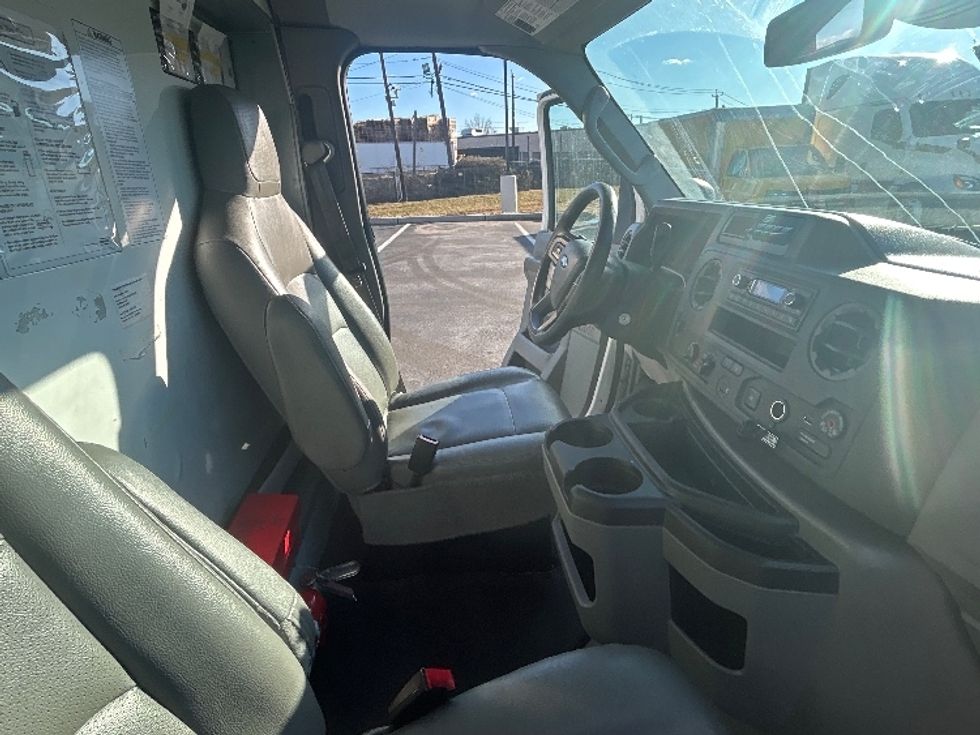 Light Duty Box Truck-Light and Medium Duty Trucks-Ford-2022-E350-Linden-NJ-106,715\n\t\tmiles-$ 29,000 - Image 22