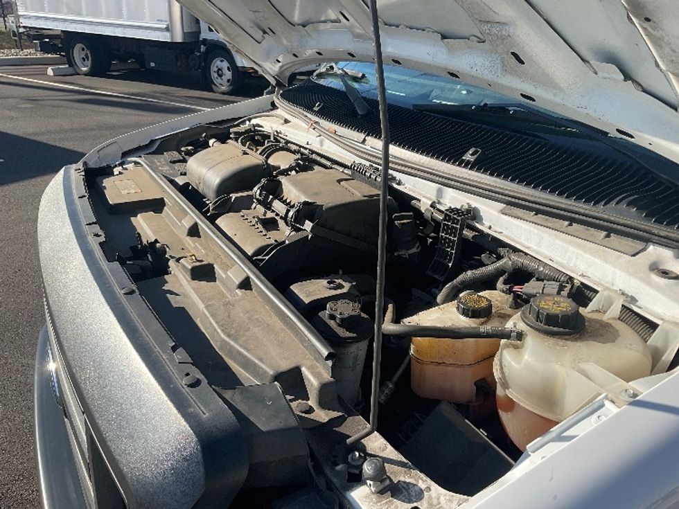 Light Duty Box Truck-Light and Medium Duty Trucks-Ford-2022-E350-Linden-NJ-73,165\n\t\tmiles-$ 38,250 - Image 24