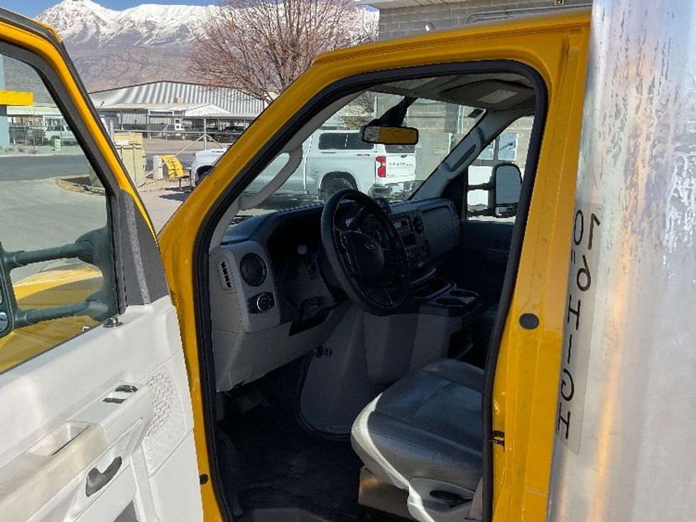 Light Duty Box Truck-Light and Medium Duty Trucks-Ford-2022-E350-Lindon-UT-126,856\n\t\tmiles-$ 24,750 - Image 16
