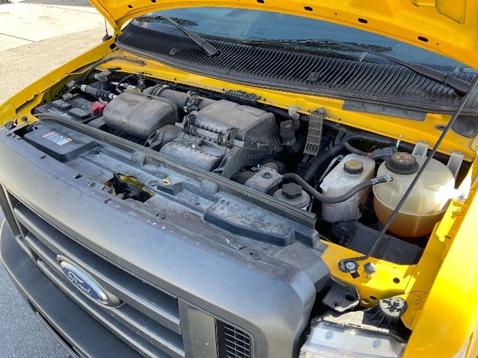 Light Duty Box Truck-Light and Medium Duty Trucks-Ford-2022-E350-Lindon-UT-126,856\n\t\tmiles-$ 24,750 - Image 24