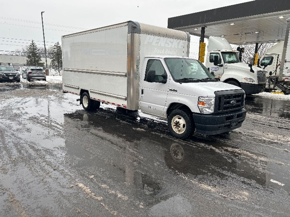 Light Duty Box Truck-Light and Medium Duty Trucks-Ford-2022-E350-Liverpool-NY-100,250\n\t\tmiles-$ 29,000 - Image 1