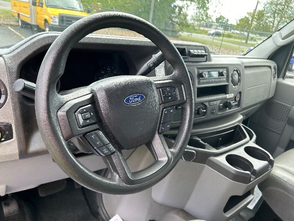 Light Duty Box Truck-Light and Medium Duty Trucks-Ford-2022-E350-Liverpool-NY-95,548\n\t\tmiles-$ 29,250 - Image 17