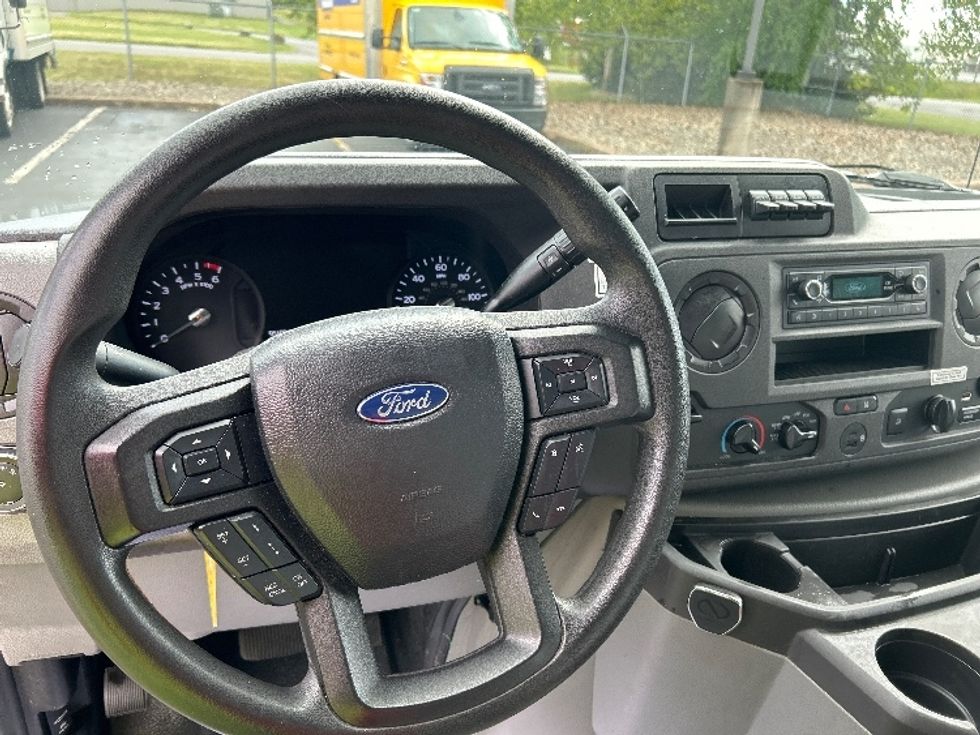 Light Duty Box Truck-Light and Medium Duty Trucks-Ford-2022-E350-Liverpool-NY-95,548\n\t\tmiles-$ 29,250 - Image 18