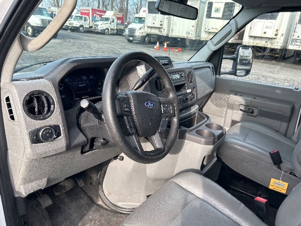 Light Duty Box Truck-Light and Medium Duty Trucks-Ford-2022-E350-Liverpool-NY-99,261\n\t\tmiles-$ 29,250 - Image 16