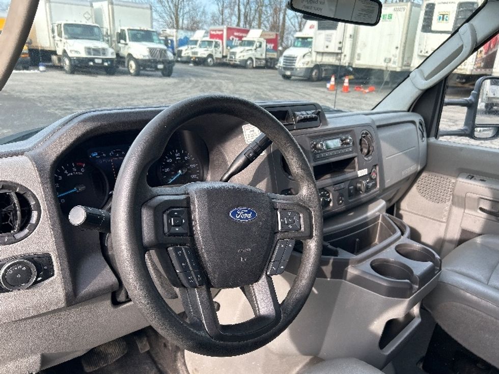 Light Duty Box Truck-Light and Medium Duty Trucks-Ford-2022-E350-Liverpool-NY-99,261\n\t\tmiles-$ 29,250 - Image 17