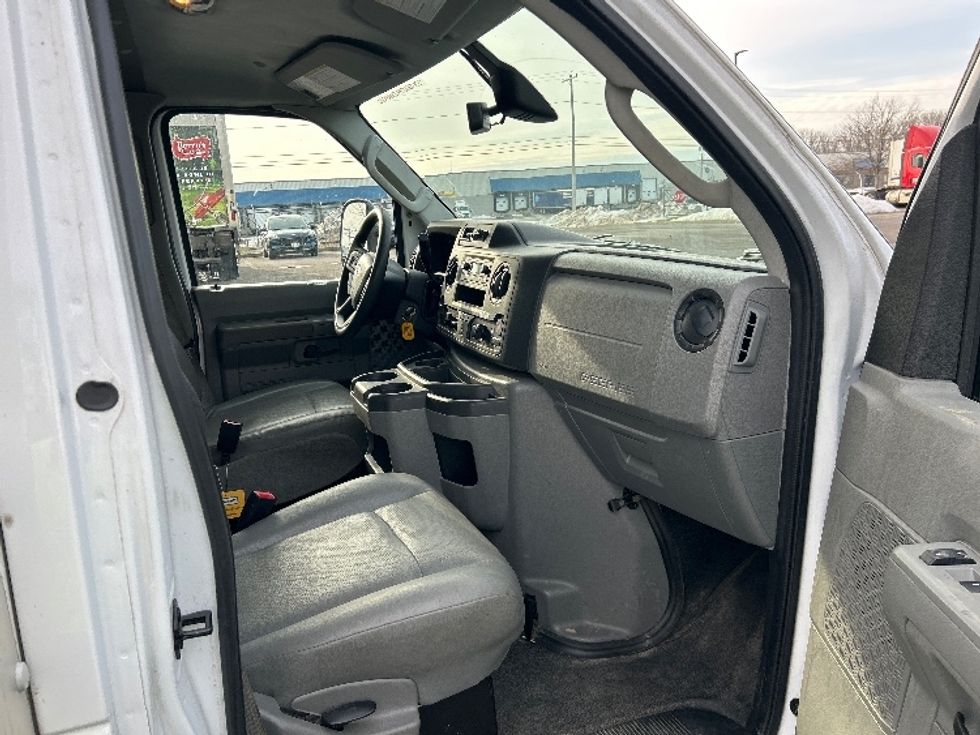 Light Duty Box Truck-Light and Medium Duty Trucks-Ford-2022-E350-Liverpool-NY-99,261\n\t\tmiles-$ 29,250 - Image 19