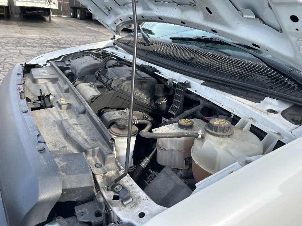 Light Duty Box Truck-Light and Medium Duty Trucks-Ford-2022-E350-Liverpool-NY-99,261\n\t\tmiles-$ 29,250 - Image 23