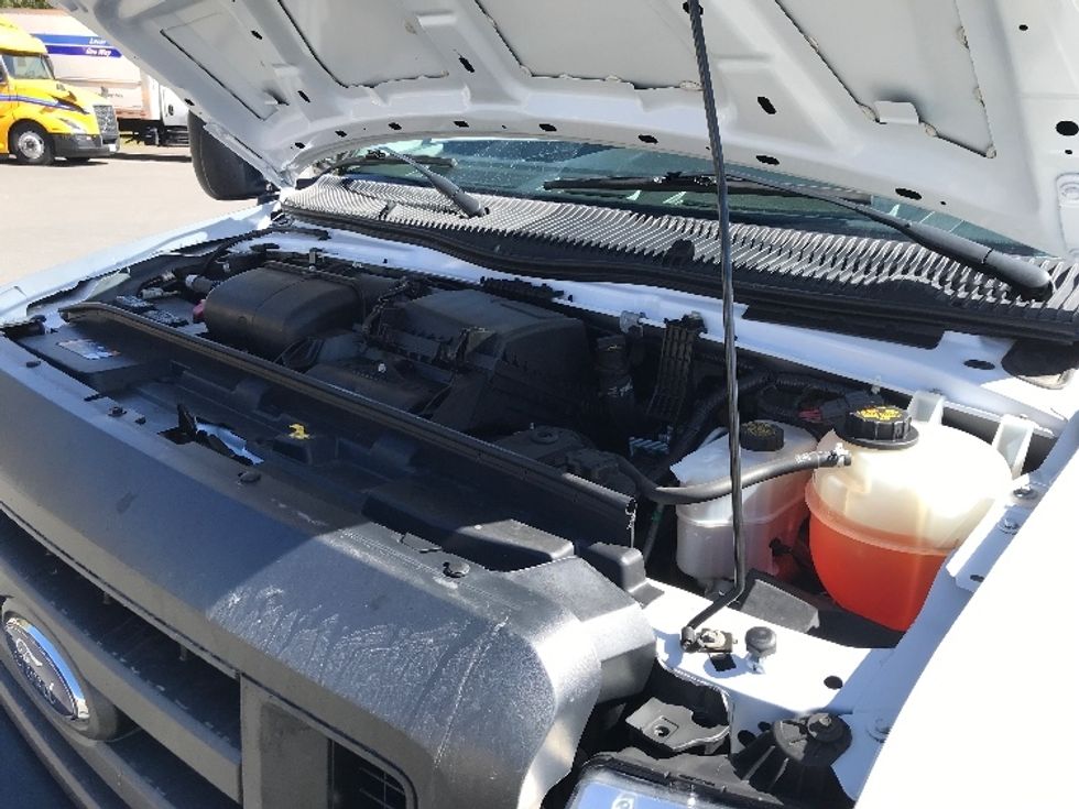 Light Duty Box Truck-Light and Medium Duty Trucks-Ford-2022-E350-Londonderry-NH-100,564\n\t\tmiles-$ 28,500 - Image 24