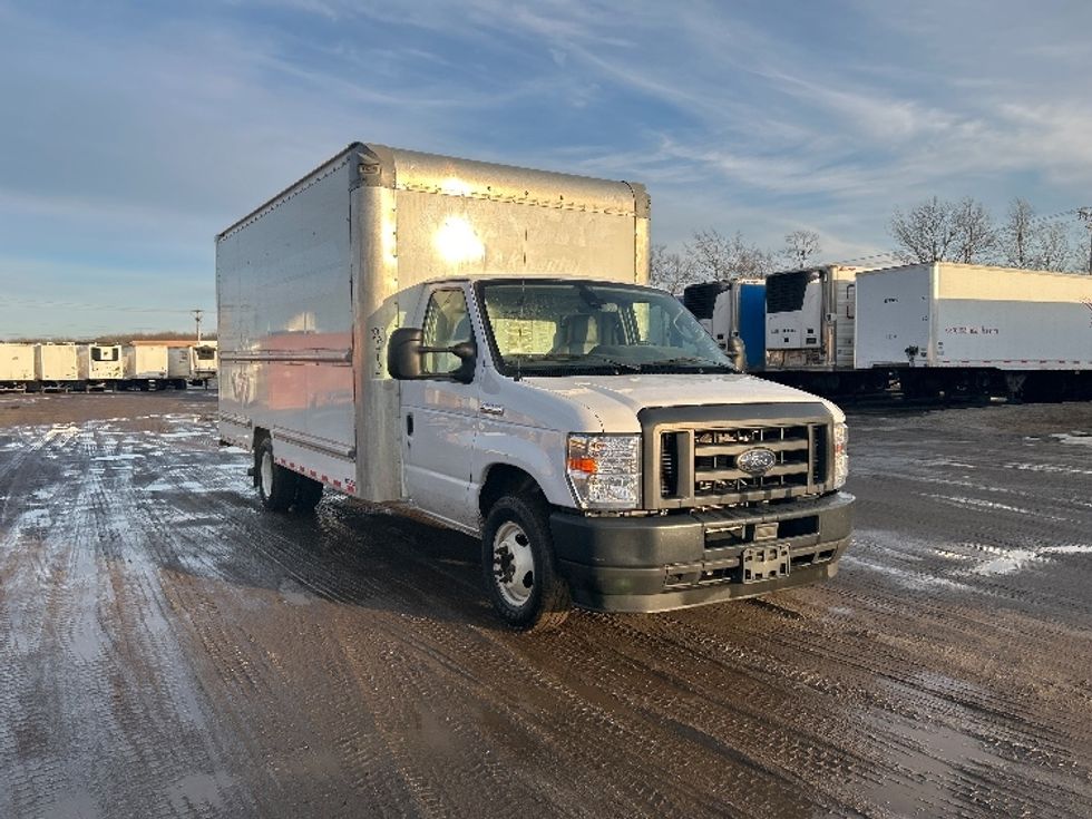 Light Duty Box Truck-Light and Medium Duty Trucks-Ford-2022-E350-Londonderry-NH-101,376\n\t\tmiles-$ 29,000 - Image 1