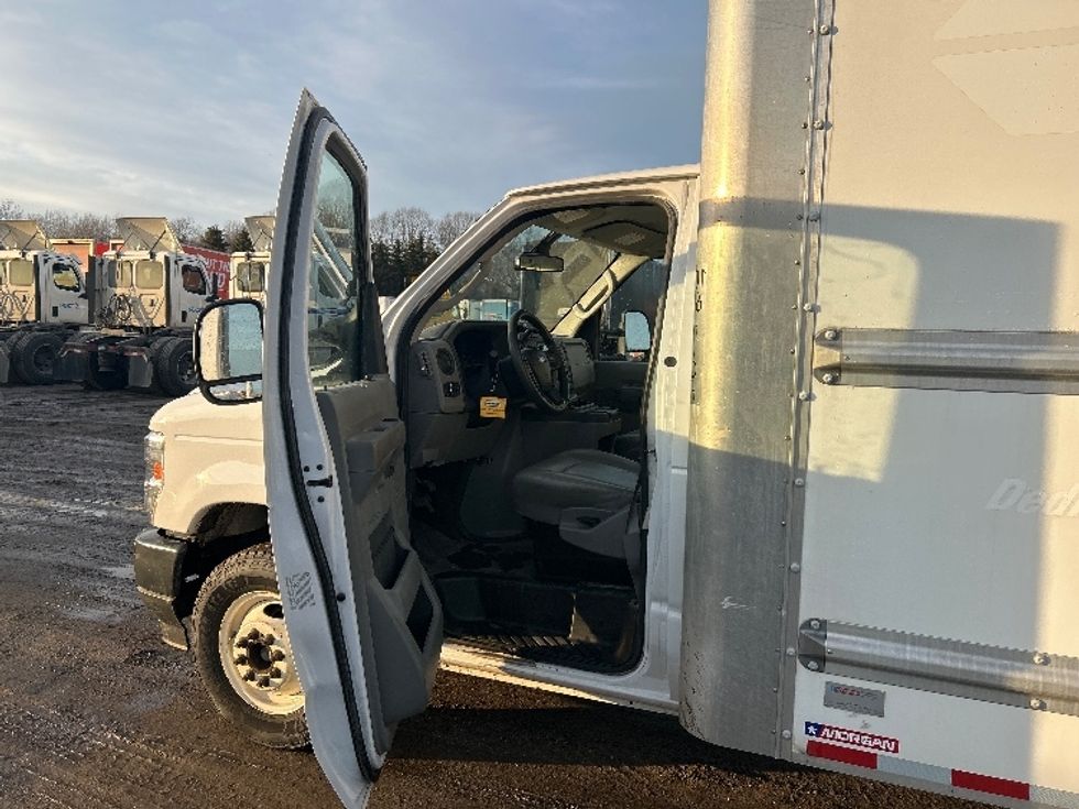 Light Duty Box Truck-Light and Medium Duty Trucks-Ford-2022-E350-Londonderry-NH-101,376\n\t\tmiles-$ 29,000 - Image 16
