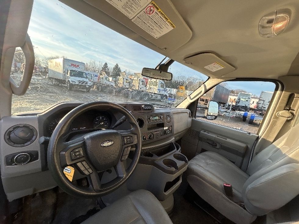 Light Duty Box Truck-Light and Medium Duty Trucks-Ford-2022-E350-Londonderry-NH-101,376\n\t\tmiles-$ 29,000 - Image 17