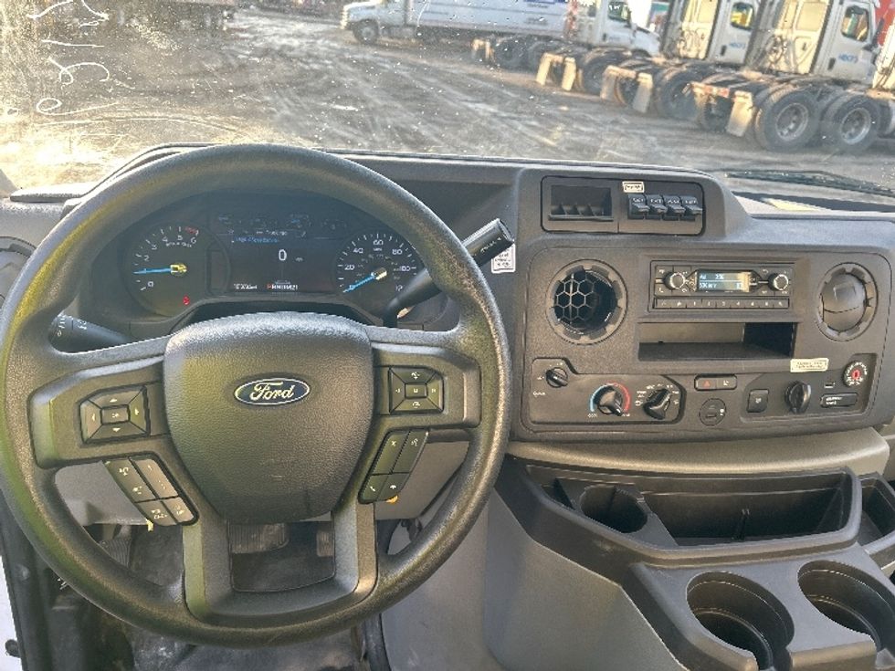Light Duty Box Truck-Light and Medium Duty Trucks-Ford-2022-E350-Londonderry-NH-101,376\n\t\tmiles-$ 29,000 - Image 18