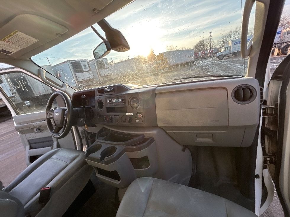 Light Duty Box Truck-Light and Medium Duty Trucks-Ford-2022-E350-Londonderry-NH-101,376\n\t\tmiles-$ 29,000 - Image 21