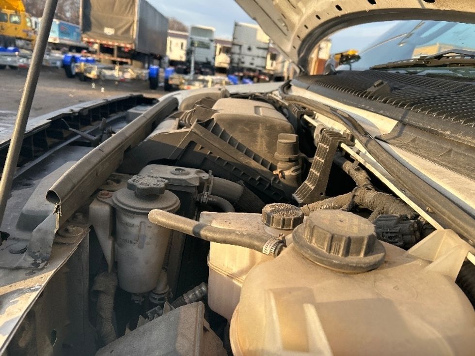 Light Duty Box Truck-Light and Medium Duty Trucks-Ford-2022-E350-Londonderry-NH-101,376\n\t\tmiles-$ 29,000 - Image 24