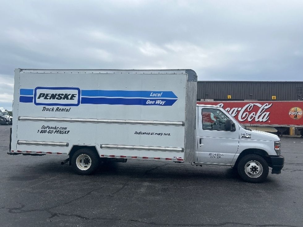 Light Duty Box Truck-Light and Medium Duty Trucks-Ford-2022-E350-Londonderry-NH-105,695\n\t\tmiles-$ 27,750 - Image 15