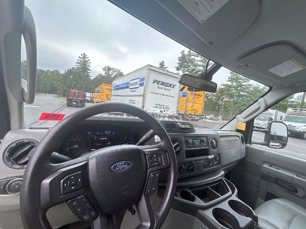 Light Duty Box Truck-Light and Medium Duty Trucks-Ford-2022-E350-Londonderry-NH-105,695\n\t\tmiles-$ 27,750 - Image 18