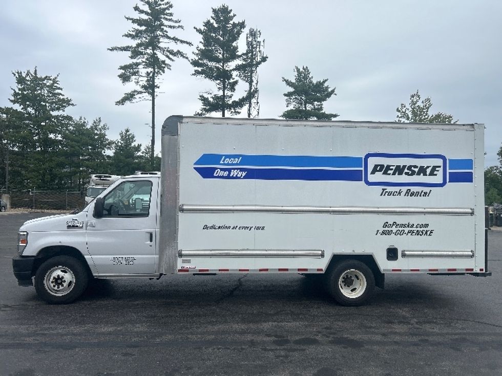Light Duty Box Truck-Light and Medium Duty Trucks-Ford-2022-E350-Londonderry-NH-105,695\n\t\tmiles-$ 27,750 - Image 4