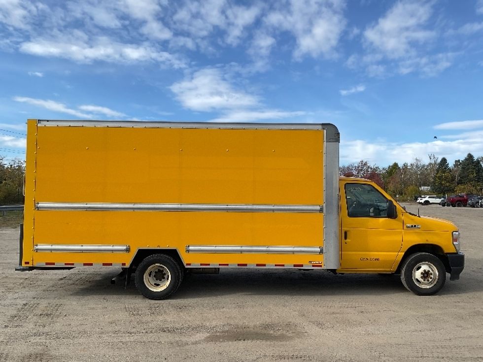 Light Duty Box Truck-Light and Medium Duty Trucks-Ford-2022-E350-Londonderry-NH-123,589\n\t\tmiles-$ 23,000 - Image 15