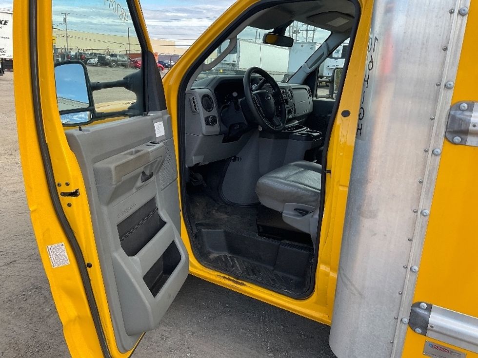 Light Duty Box Truck-Light and Medium Duty Trucks-Ford-2022-E350-Londonderry-NH-123,589\n\t\tmiles-$ 23,000 - Image 16