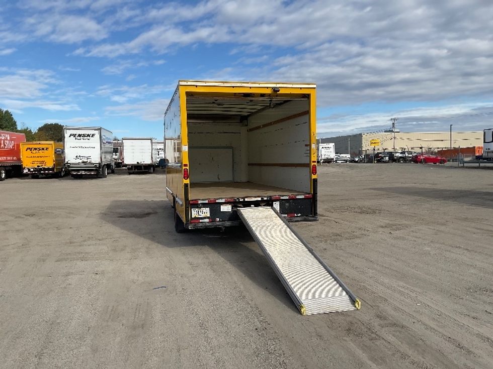 Light Duty Box Truck-Light and Medium Duty Trucks-Ford-2022-E350-Londonderry-NH-123,589\n\t\tmiles-$ 23,000 - Image 9