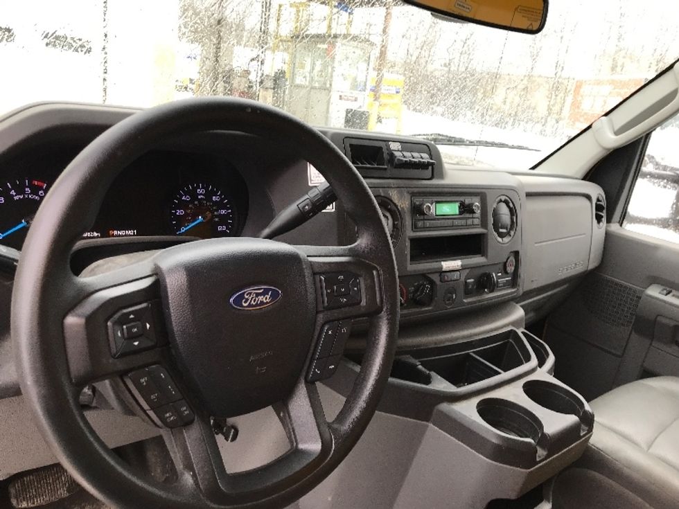 Light Duty Box Truck-Light and Medium Duty Trucks-Ford-2022-E350-Londonderry-NH-88,165\n\t\tmiles-$ 27,500 - Image 18