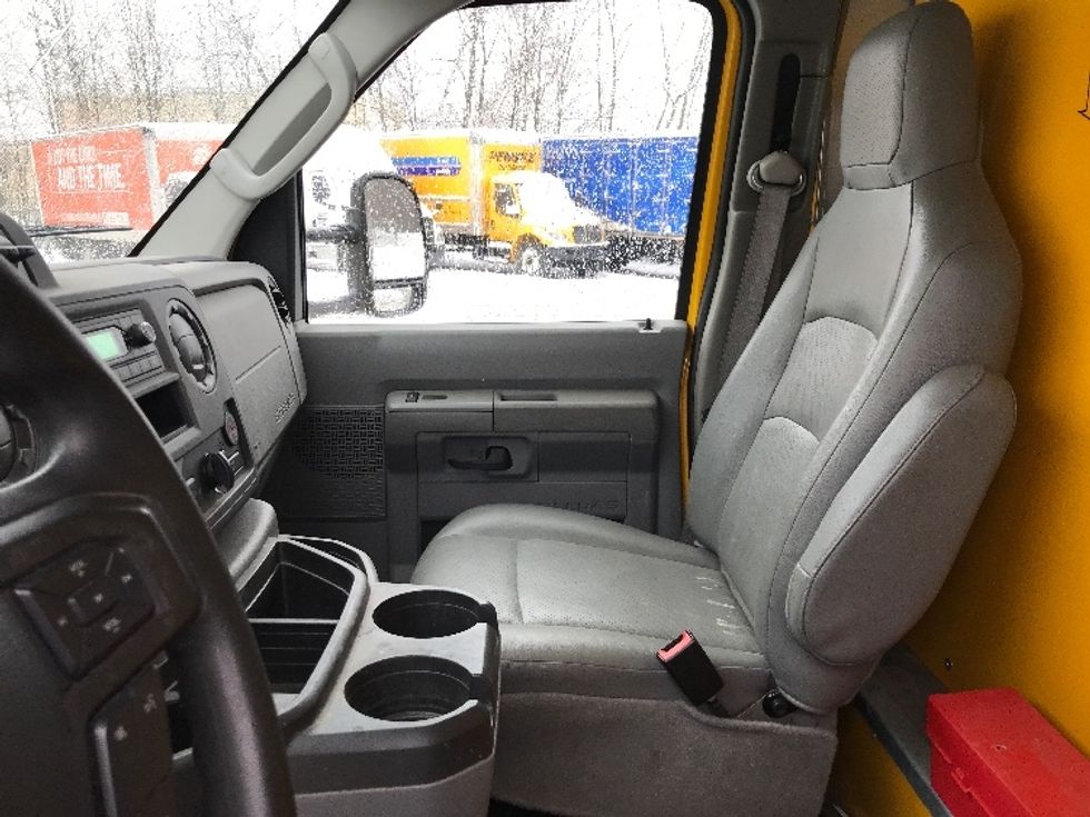 Light Duty Box Truck-Light and Medium Duty Trucks-Ford-2022-E350-Londonderry-NH-88,165\n\t\tmiles-$ 27,500 - Image 19