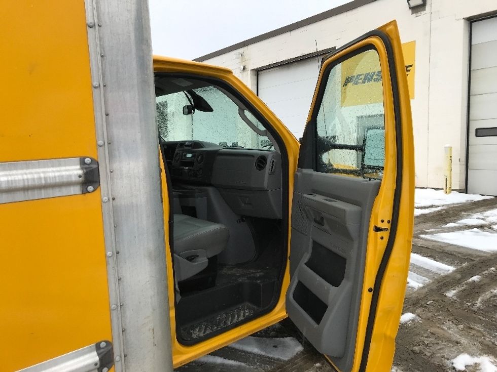 Light Duty Box Truck-Light and Medium Duty Trucks-Ford-2022-E350-Londonderry-NH-88,165\n\t\tmiles-$ 27,500 - Image 20