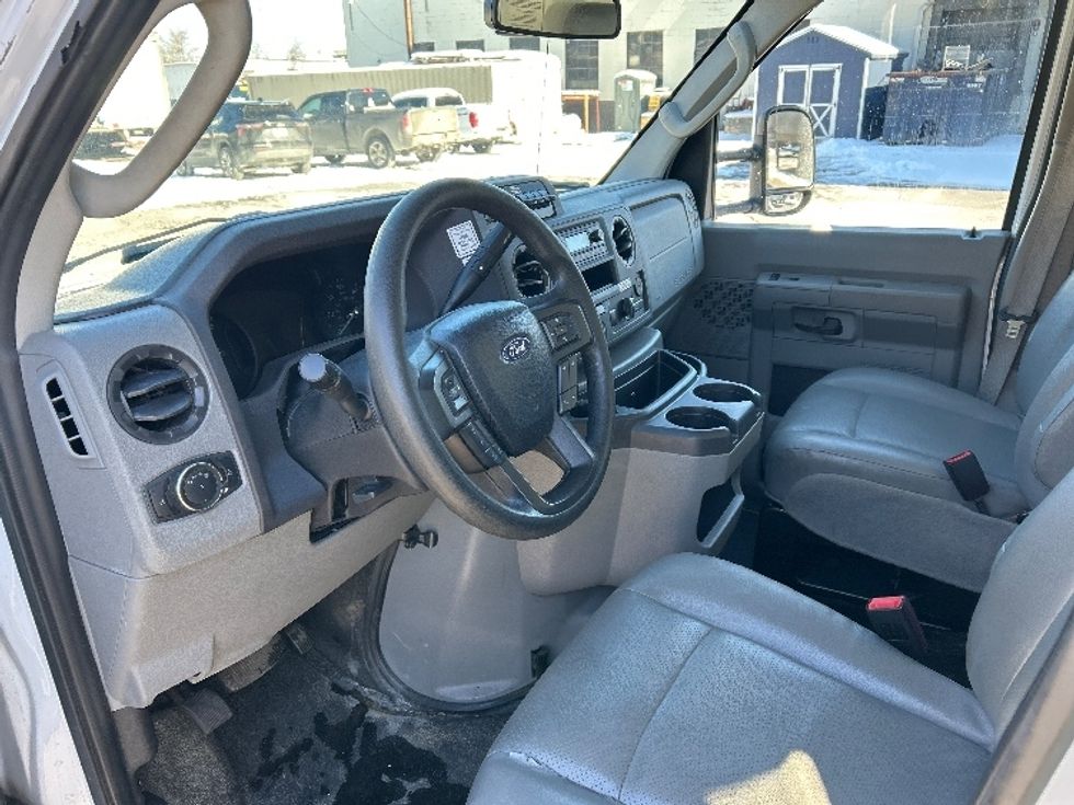 Light Duty Box Truck-Light and Medium Duty Trucks-Ford-2022-E350-Londonderry-NH-93,448\n\t\tmiles-$ 29,750 - Image 17